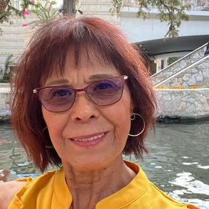 Meet your Posher, Gloria